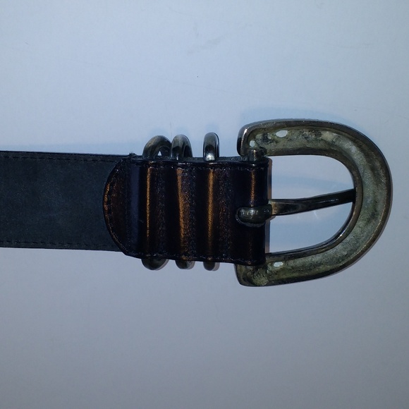 Jennifer Graham black leather etched buckle belt - Picture 3 of 8